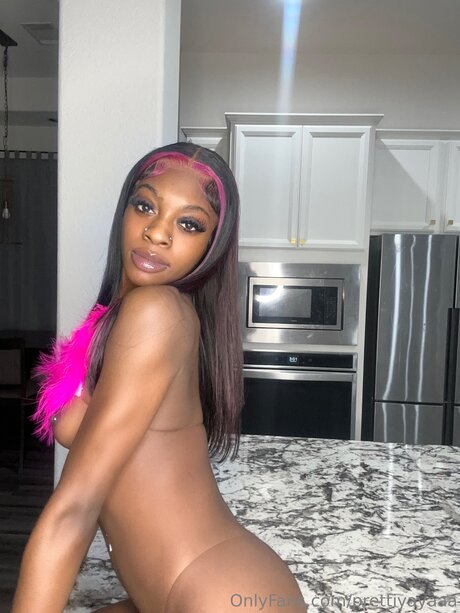 Prettiyayaaa onlyfans mega