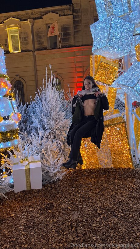Alicecagliss7 only fans pics