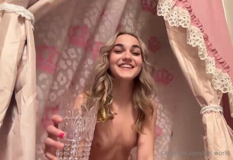 Iris World onlyfans leaked dirtyship