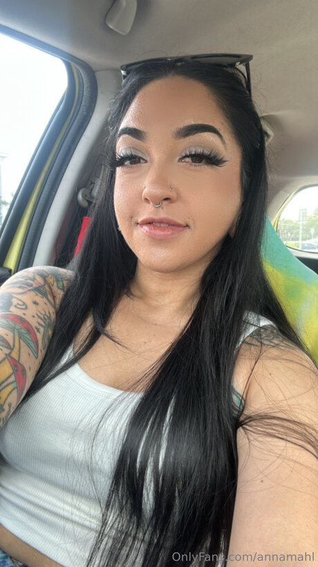Annamahl nude leak onlyfans
