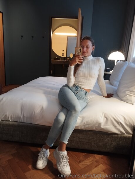 Bellavontroubles nude leaks onlyfans