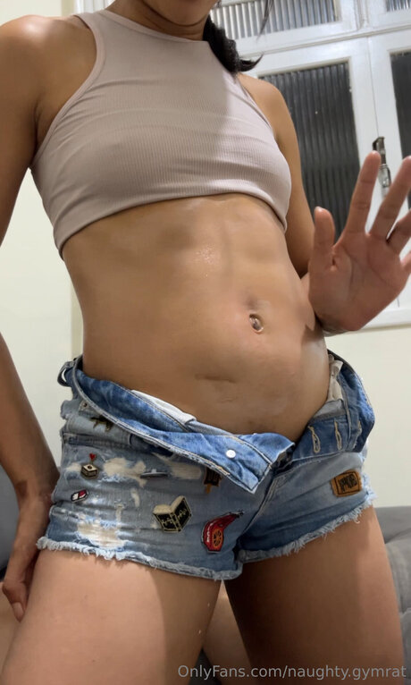 Naughty Gymrat onlyfans nude tits