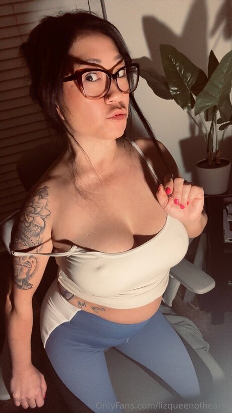 Lizqueenofhearts porn onlyfans