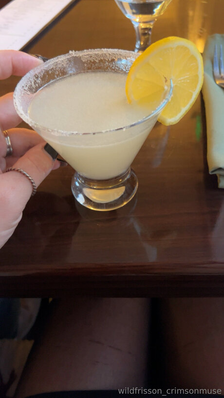 Crimsonmusewildfrisson boobs onlyfans