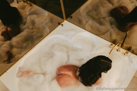 Mollyriver onlyfans creator