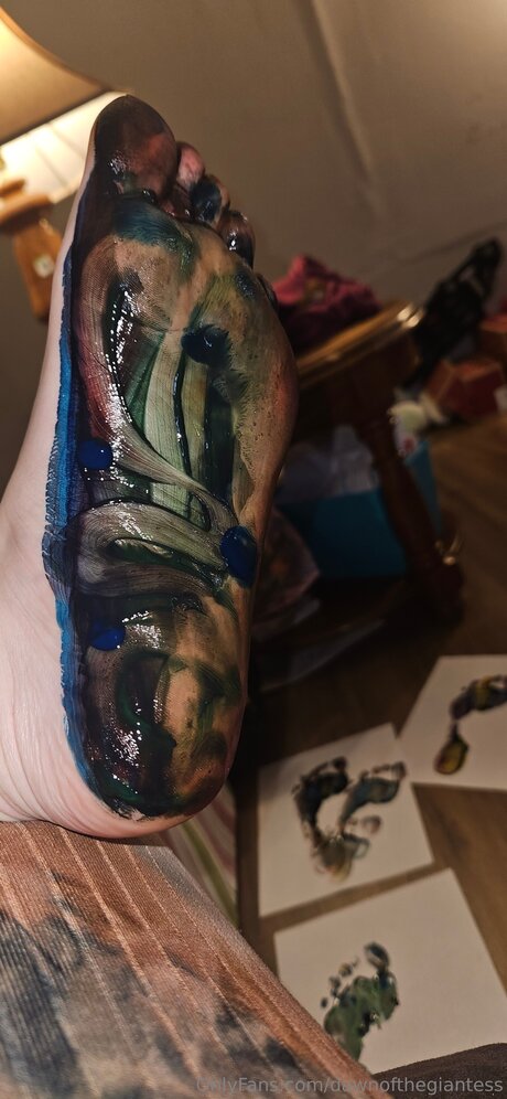 Dawnofthegiantess naked onlyfans pics