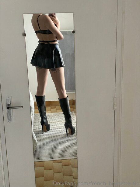 French Brunette 0o onlyfans porn