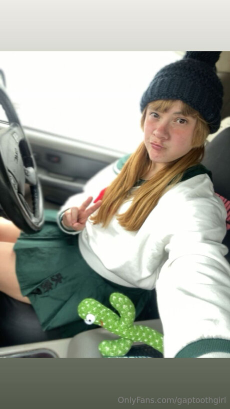 Gaptoothgirl on onlyfans