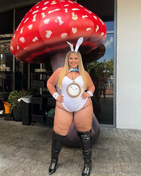 Thebigbootybarbie nude leaked onlyfans