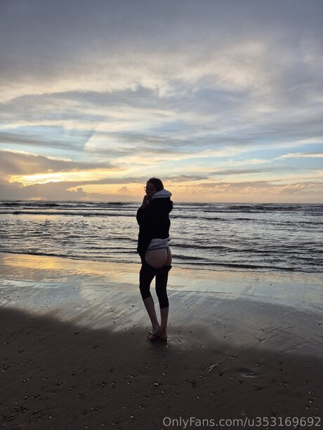 U353169692 onlyfans strip tease