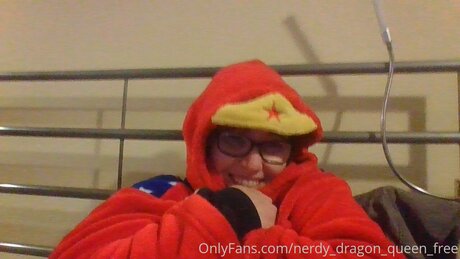 Nerdy Dragon Queen Free onlyfans nudes