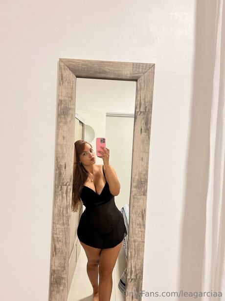 Leagonzale onlyfans content type