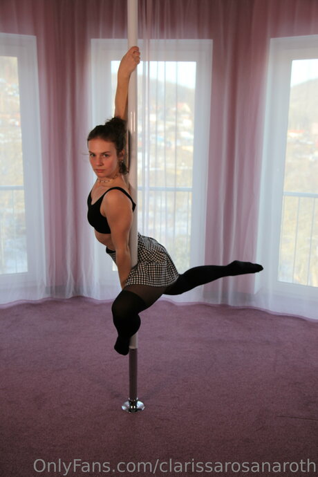 Clarissarosanaroth naked onlyfans leaks