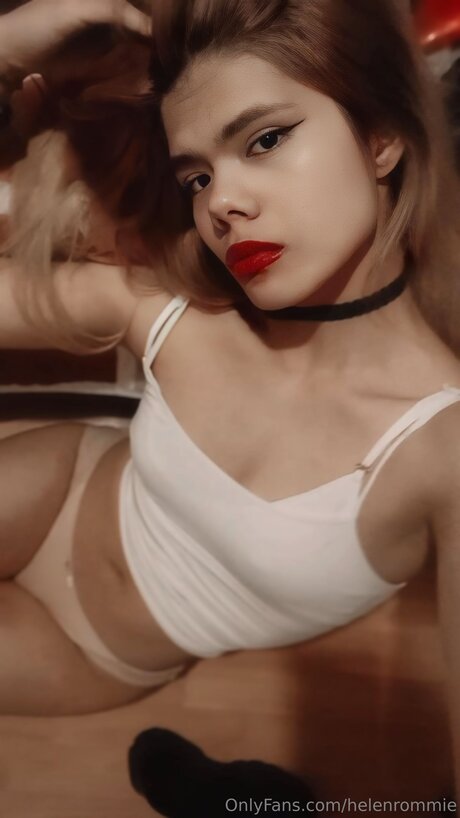 Helenrommie nude leak onlyfans