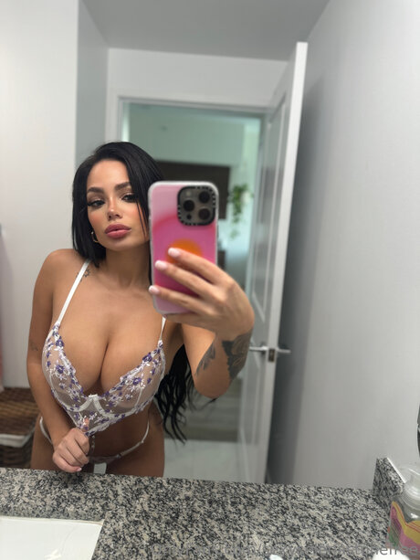Sexyselenastonefree nude on onlyfans