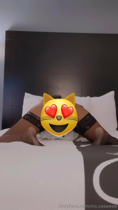 Ms Veeeeee onlyfans strip