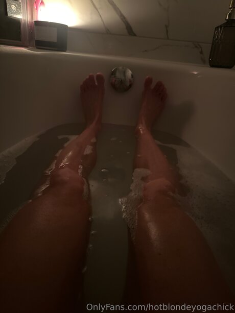 Hotblondeyogachick onlyfans.