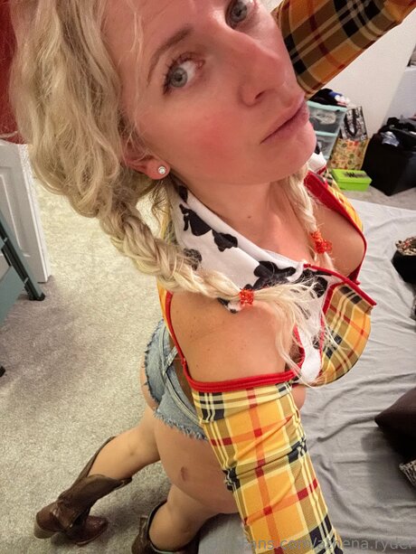 Theblondintheblue is on onlyfans