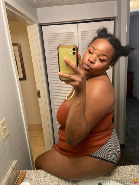 Littlebootystillmoves Profile pic