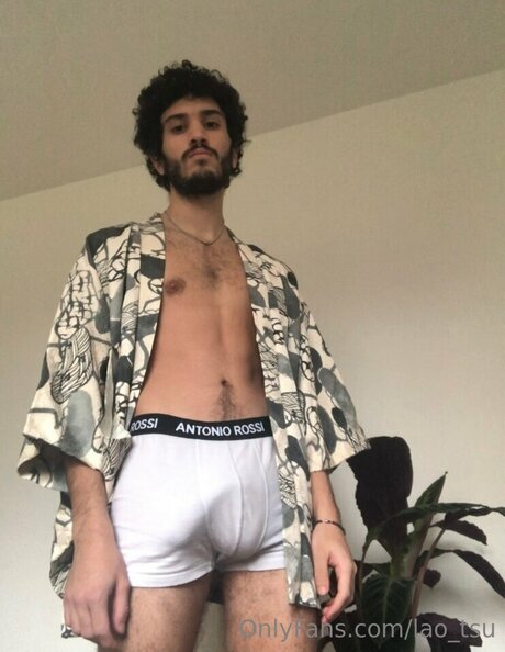 Lao Tsu onlyfans model photos