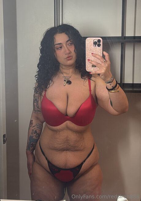 Vallariavixenn onlyfans post