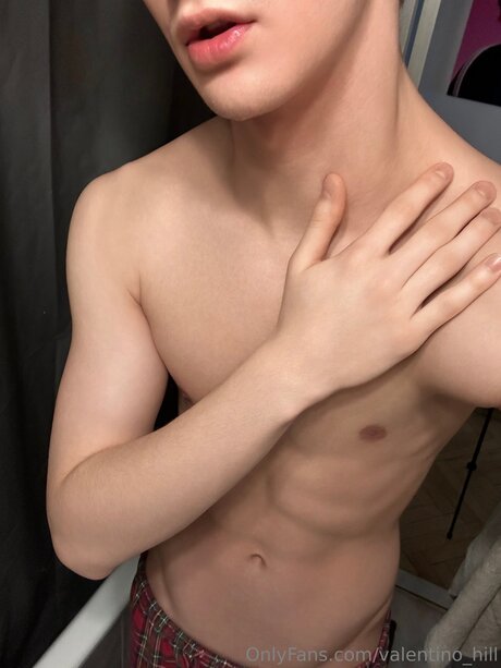 Valentino Hill onlyfans nude leaks