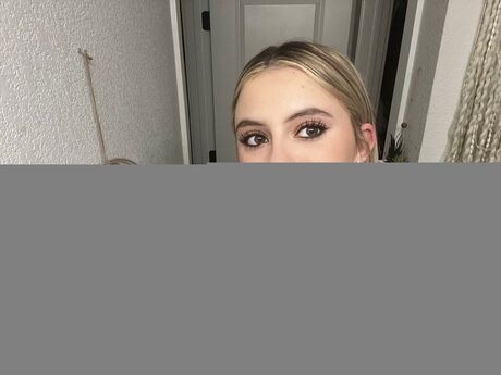 Alexiismoore nude onlyfans leak