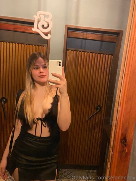 Selenachey nude onlyfans leaked
