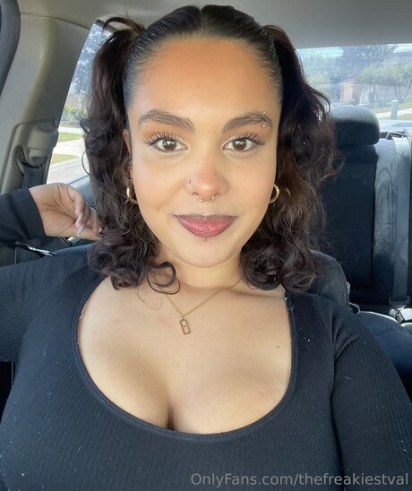 Thefreakiestval onlyfans naked pics