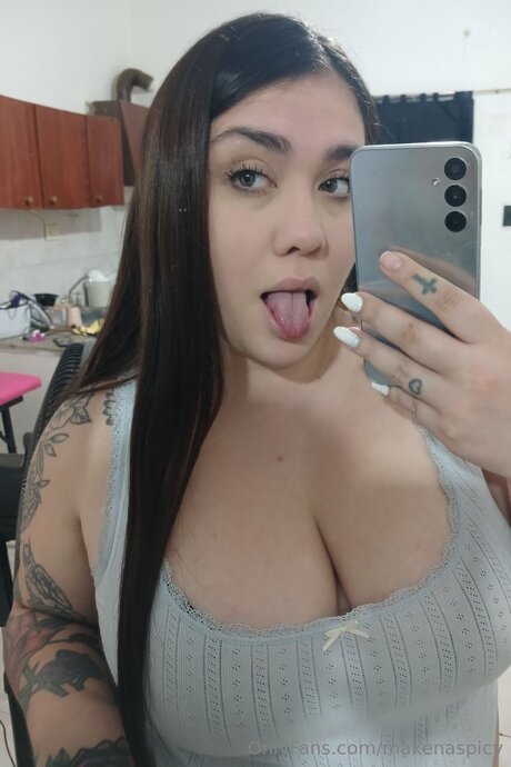 Makenaspicy onlyfans naked