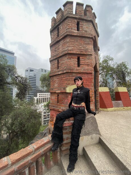 Priestessvamp onlyfans photo