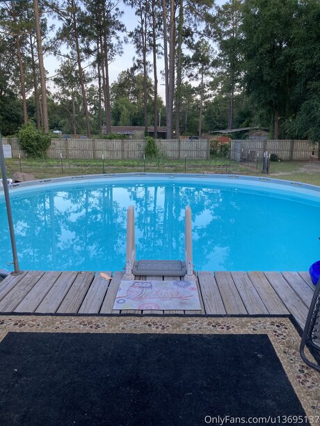 U13695137 onlyfans model images