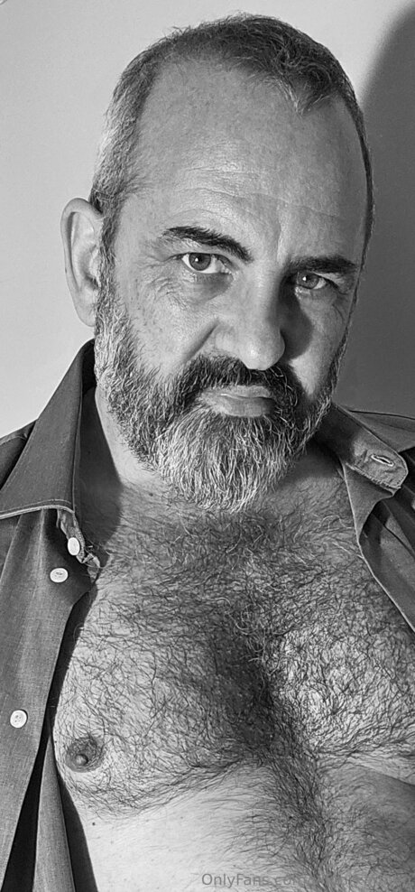 Viktorkarmen topless onlyfans