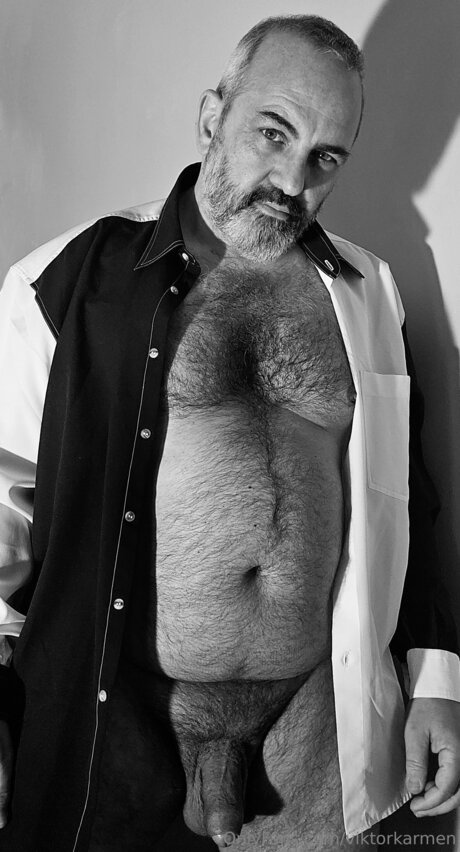 Viktorkarmen onlyfans nude content