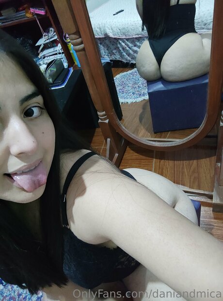 Miccamill nude onlyfans pics