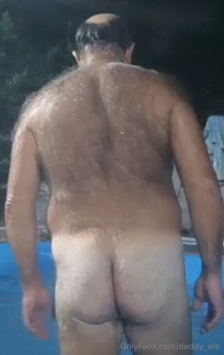 Daddy Ale leaked onlyfans pics