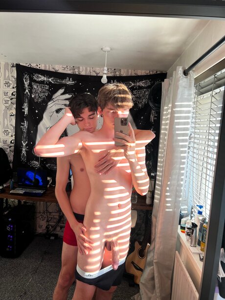 Thebeeb0i leaked only fans nudes