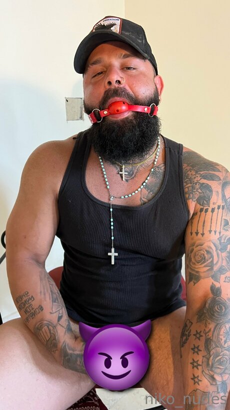 Nikos Nudes onlyfans content type