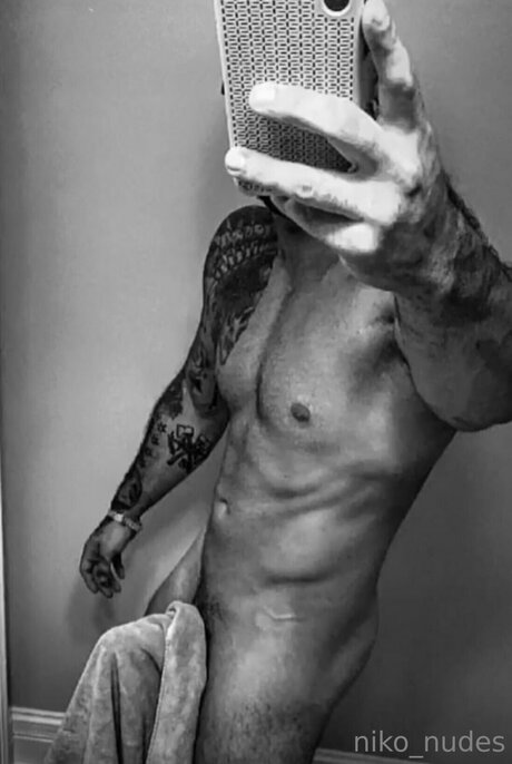 Nikos Nudes onlyfans public photos
