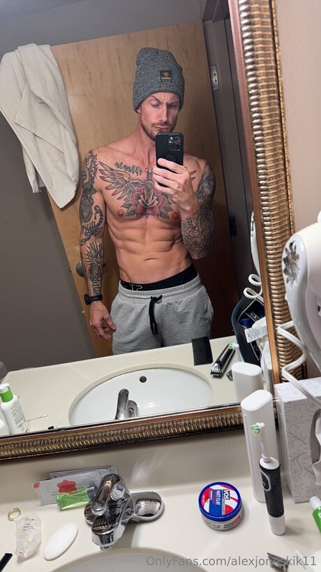 Alexjoneskik11 onlyfans leaked photos