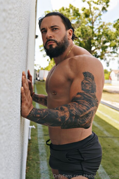 Thebigitaliansub naked only fans