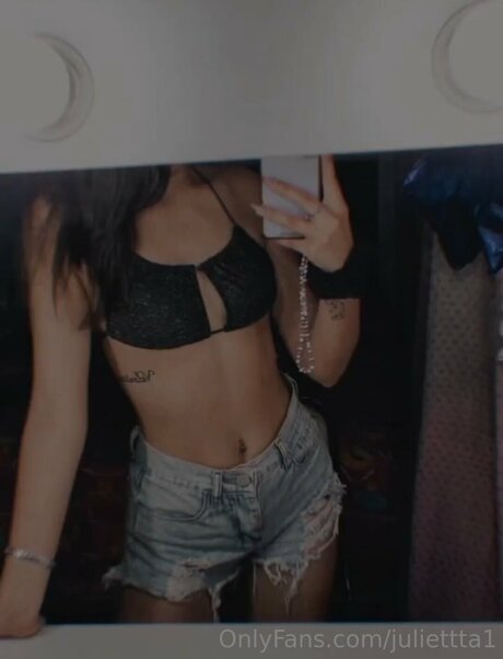 Julieettt onlyfans leak ass