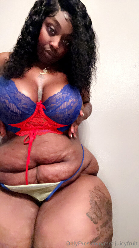Mrs Juicyfruit onlyfans public photos