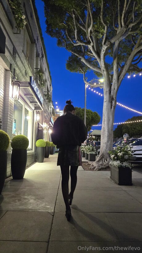 Thewifevo onlyfans nude content