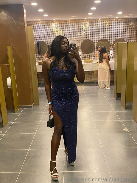 Almaahotxxx onlyfans post