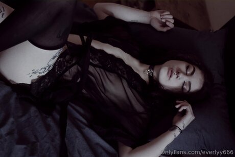 Everlyy666 onlyfans leak