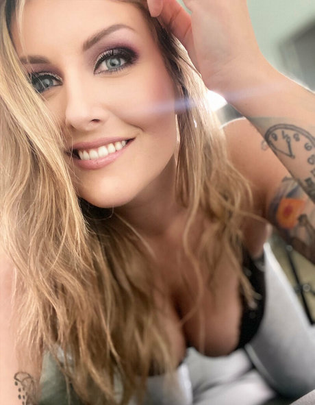 lovelybriarchives onlyfans leak