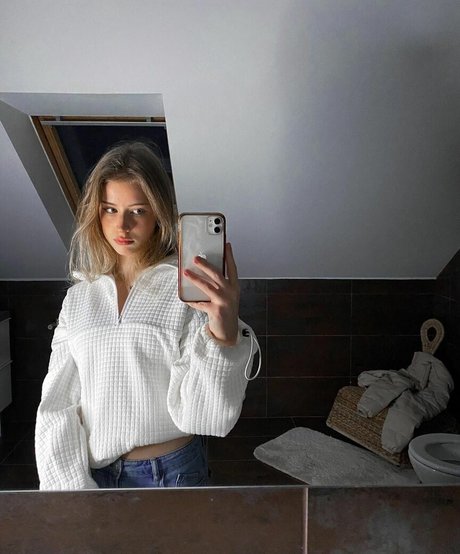 Mira Szalma only fans leak porn