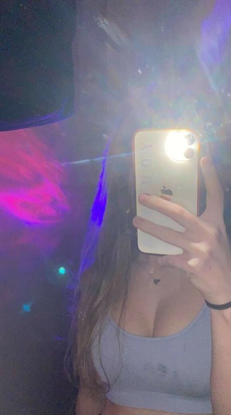 Mira Szalma nude only fans leaks