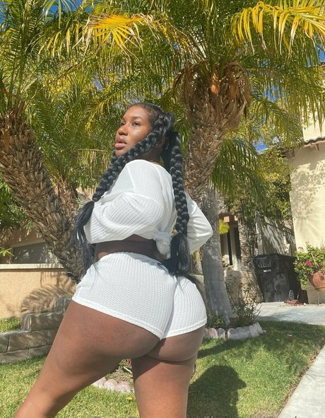 ilovedaleeshaa onlyfans striptease